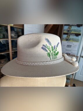 Corazon Playero Provence Embroidered Straw Fedora ** NEW- never worn